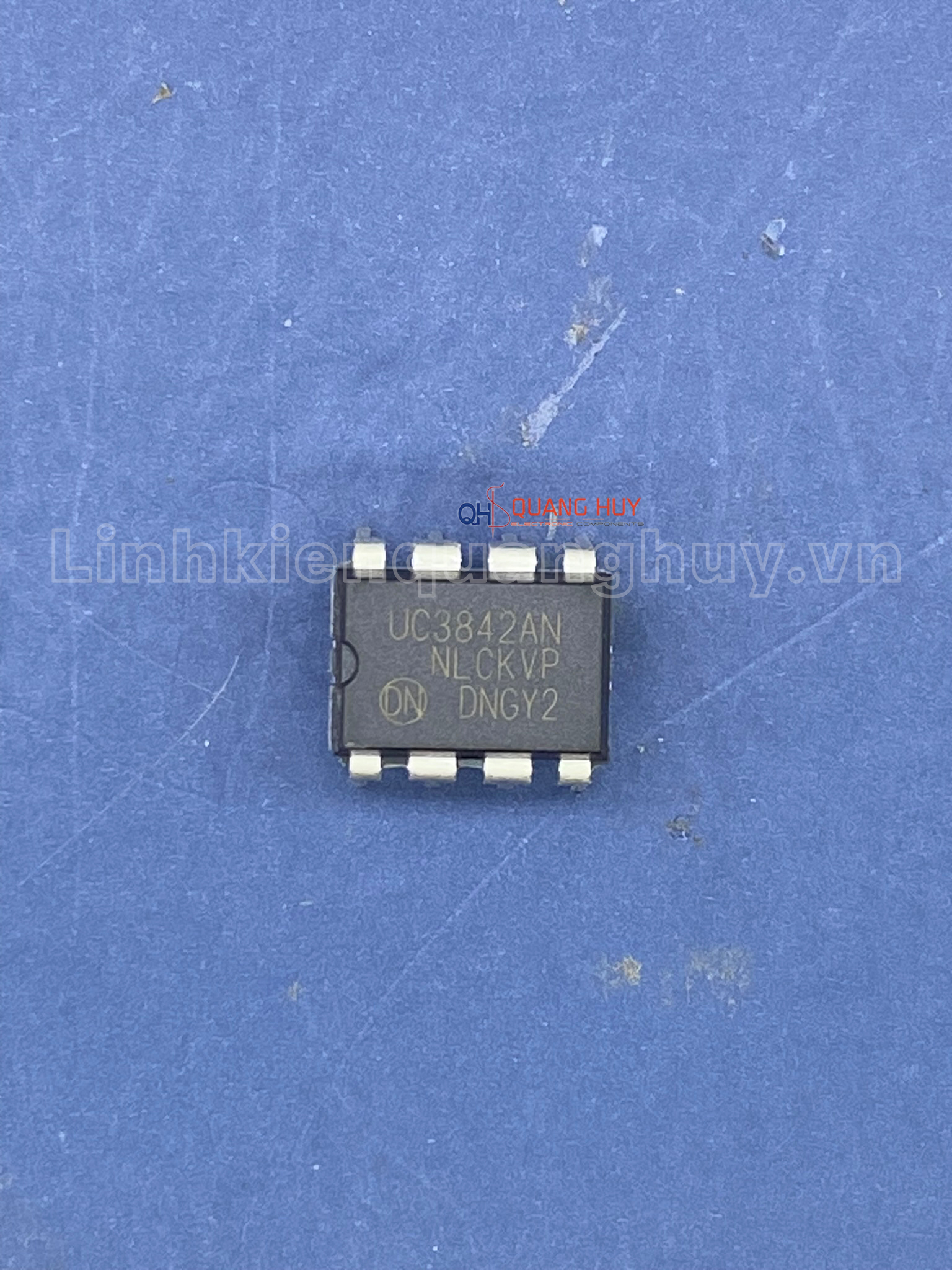 UC3942AN