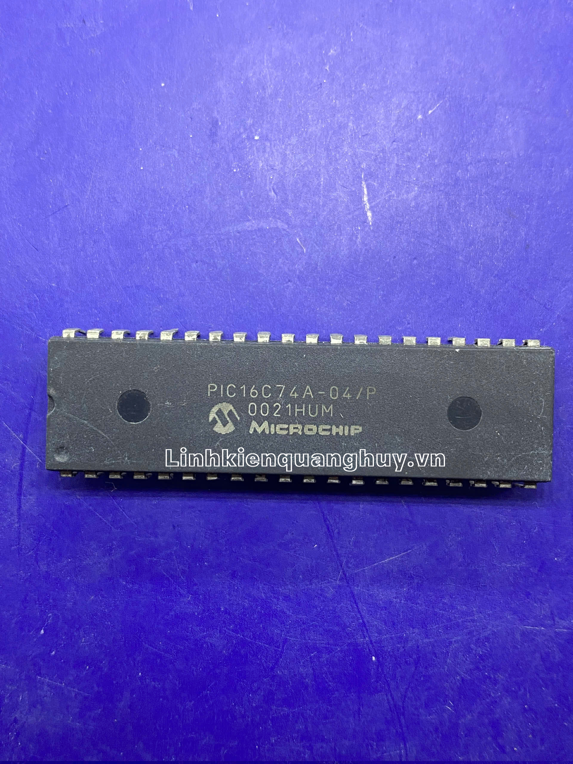 PIC16C74A-04-P