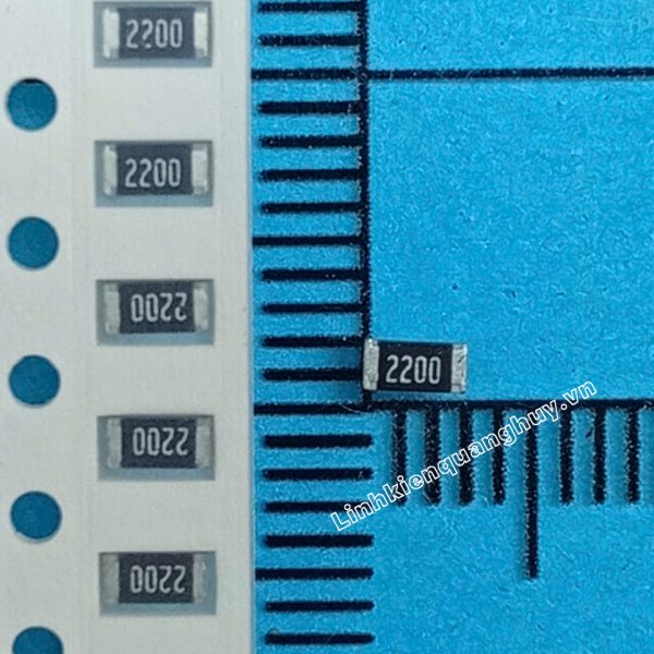 Điện trở dán 220R 1206 1% (50c)