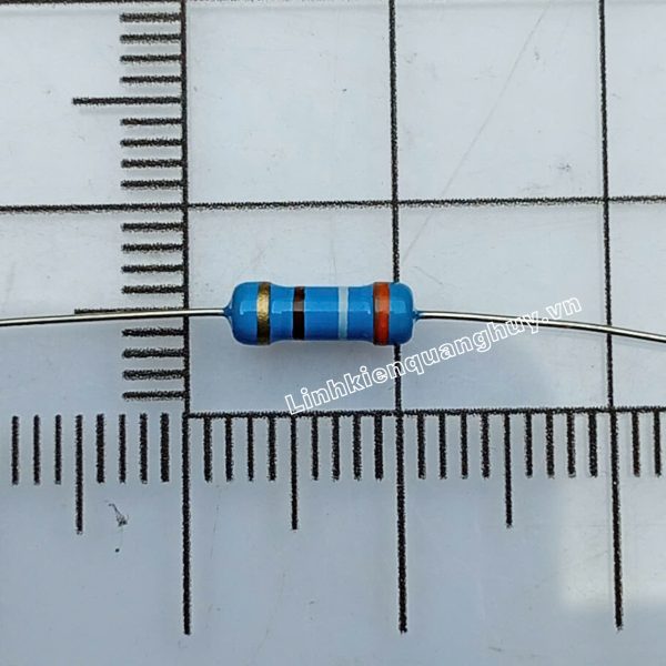 Điện trở vạch – Điện trở cắm 1/2W 390R 5% (10c)