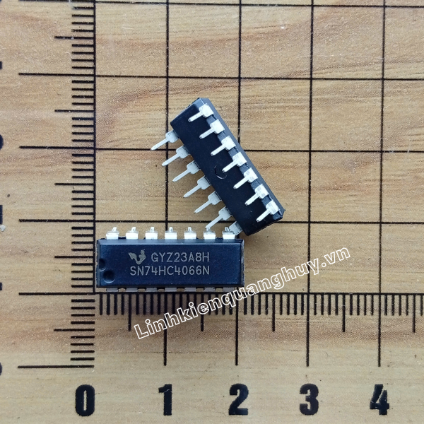 74HC4066N / SN74HC4066N / M74HC4066BL DIP-14 IC Analog Switch
